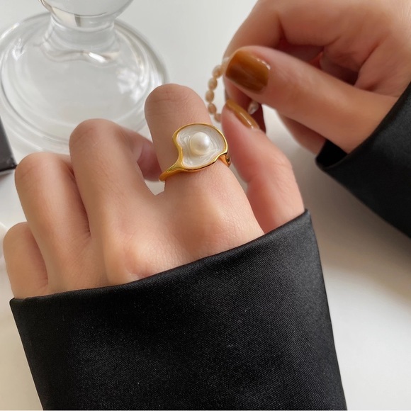 Freshwater Pearl Geometric Shaped Ring - Picture 2 of 4
